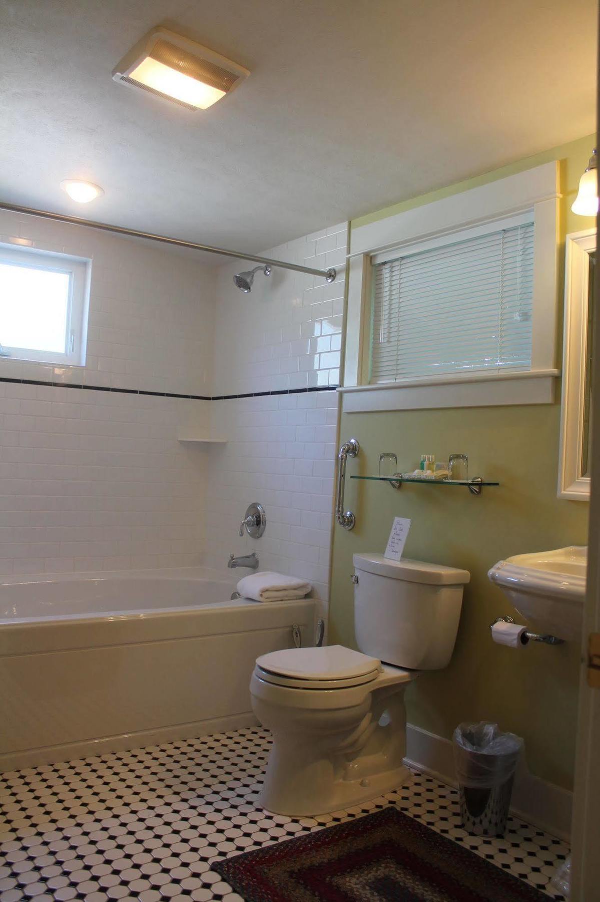 Captain'S Cottage Suites Grand Haven Ngoại thất bức ảnh
