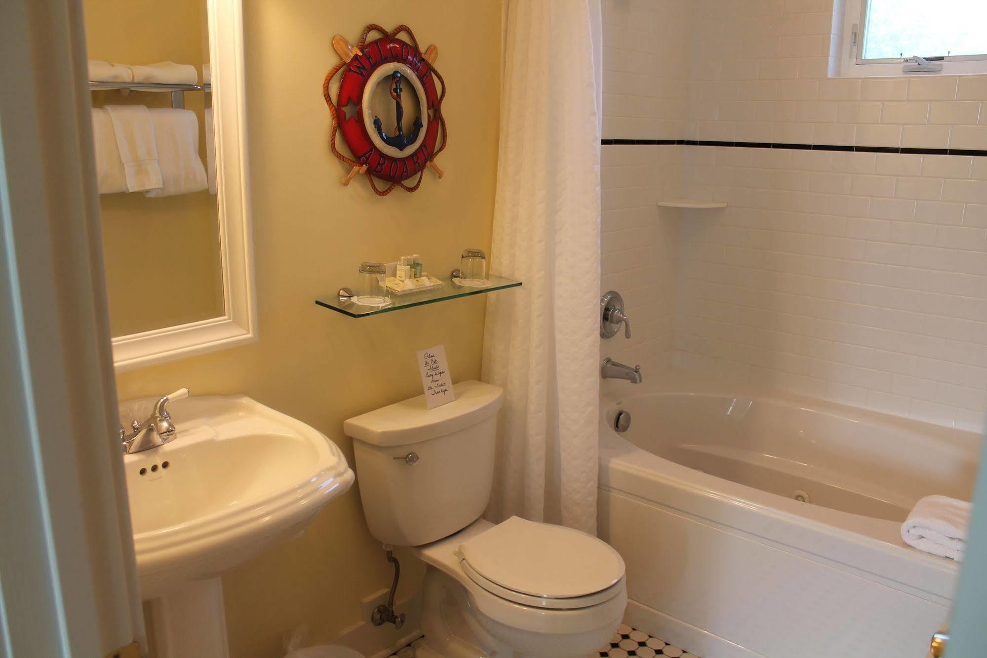 Captain'S Cottage Suites Grand Haven Ngoại thất bức ảnh